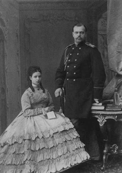 Цесаревич Александр Александрович с супругой цесаревной Марией Федоровной. Конец 1880-х годов