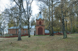 Кадбищенская Свято-Одигитриевская церковь в Дисне. Фото 2010 года.