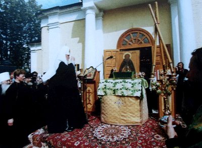 Молебен у храма Гребневской иконы Божией Матери в Одинцово. 22 августа 1998 г.