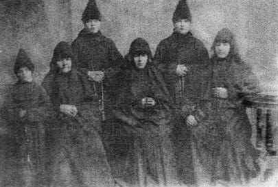 Насельницы Свято-Скорбященского Старобельского монастыря. Фото начала XX века.