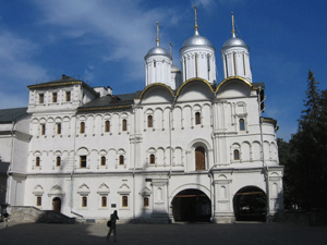 Патриарший дворец и храм 12 апостолов. Москва