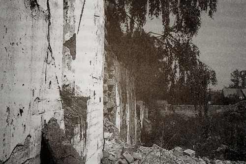 Развалины тюрьмы в городе Сухиничи, в которой содержались прмч. Пантелеймон и другие оптинцы во время первых арестов