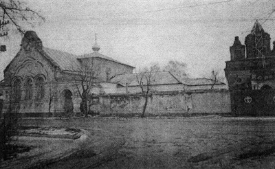 Троицкая церковь Старобельского монастыря. Фото 2000 года.